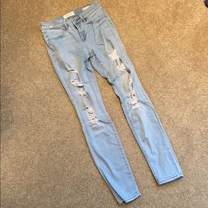 Light wash Distressed Skinny Jeans